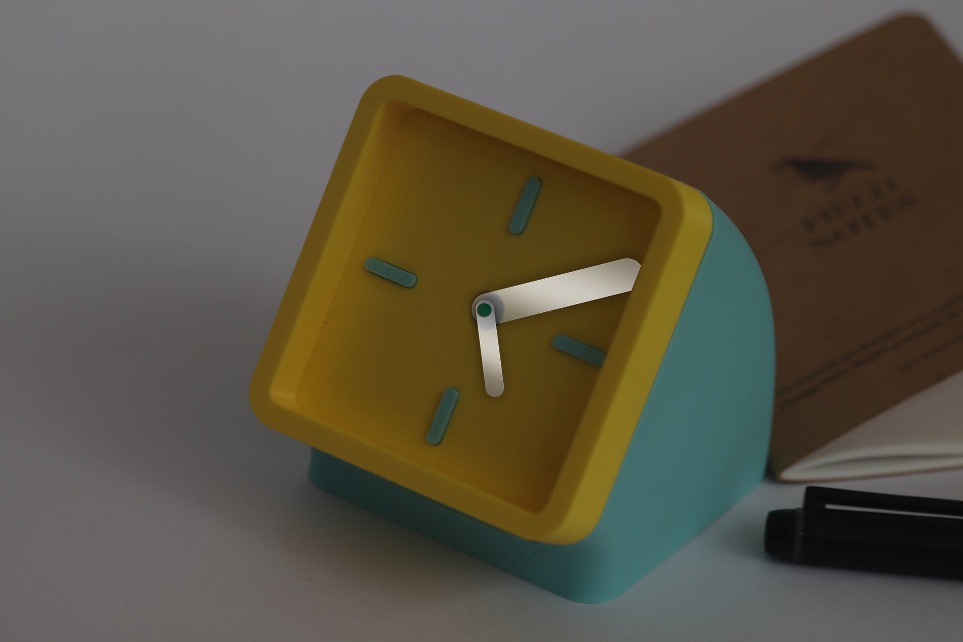 Table Clock Clob